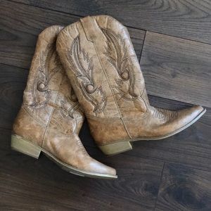 MATISSE COCONUTS COWBOY BOOTS
